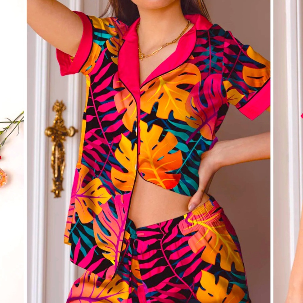SZ XL (Fits L) NEW Short two-piece PJ set. Beautiful bright colors. Comes w/bag.